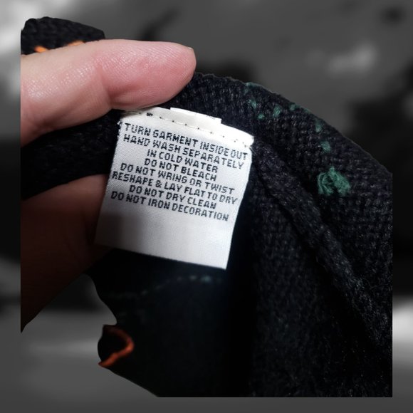 Vintage 90's White Stag Halloween Vest - Knit, Embroidered & Beaded - Pumpkins. - Picture 9 of 10